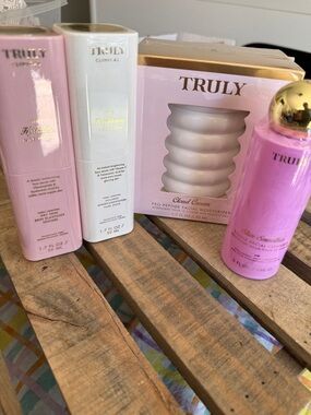 TRULY Pink and White Skincare Set New